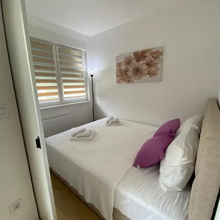 апартман милица דירה *